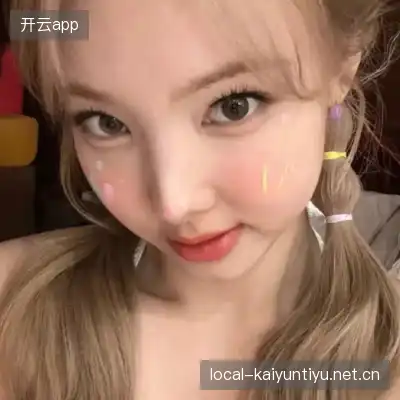 万桢翼